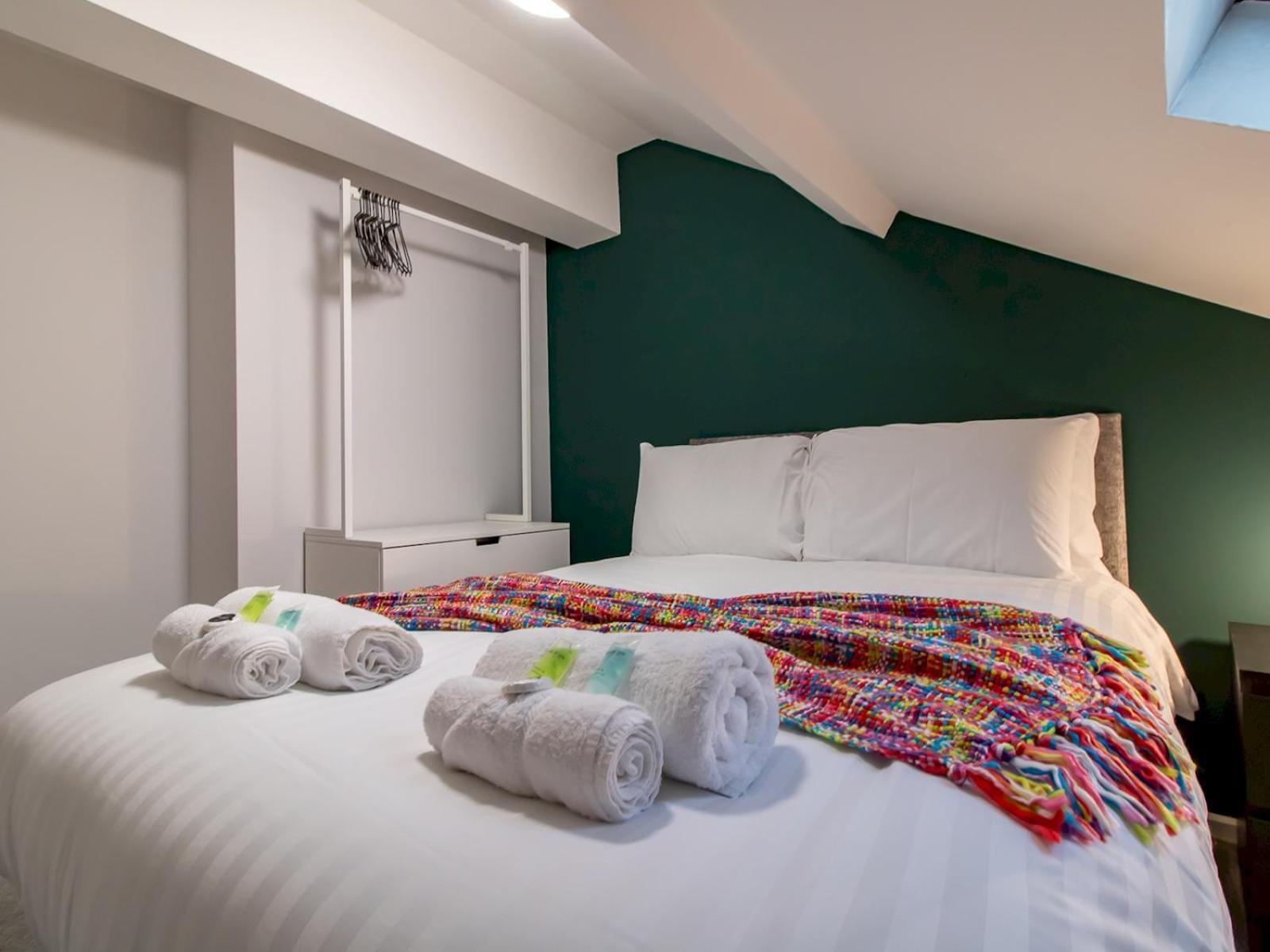 Stylish Maisonette Pass The Keys Apartment